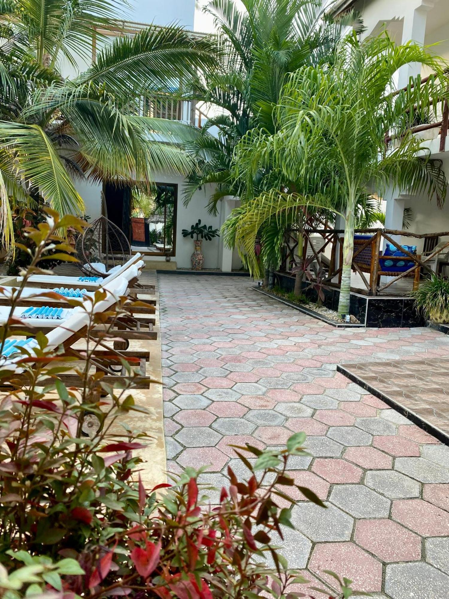Cezere The Palm Hotel Paje Exterior photo